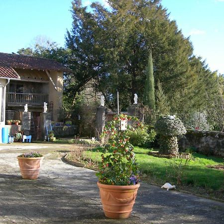 Sous La Glycine Bed & Breakfast Miélan Екстериор снимка