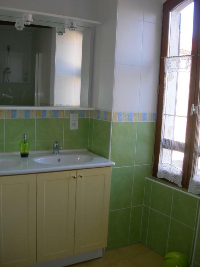 Sous La Glycine Bed & Breakfast Miélan Екстериор снимка