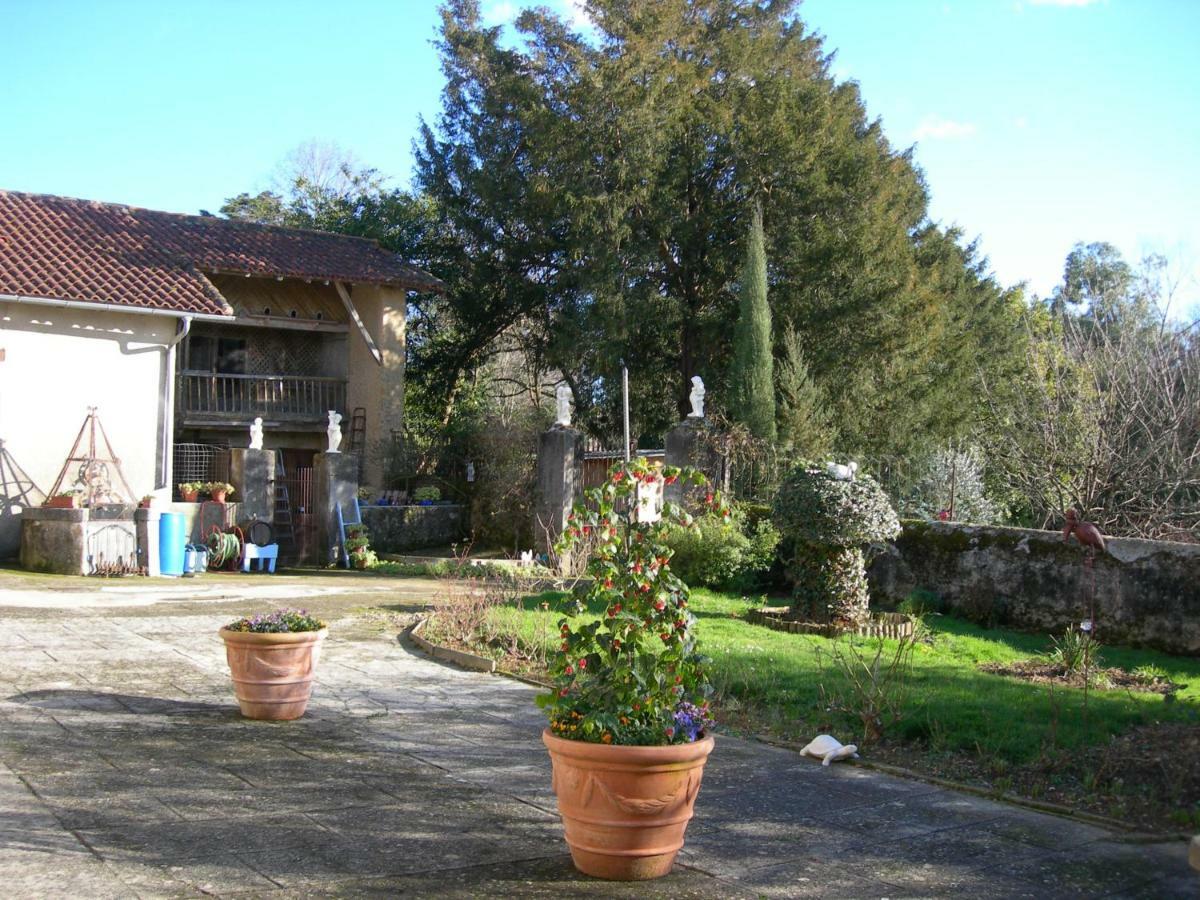 Sous La Glycine Bed & Breakfast Miélan Екстериор снимка