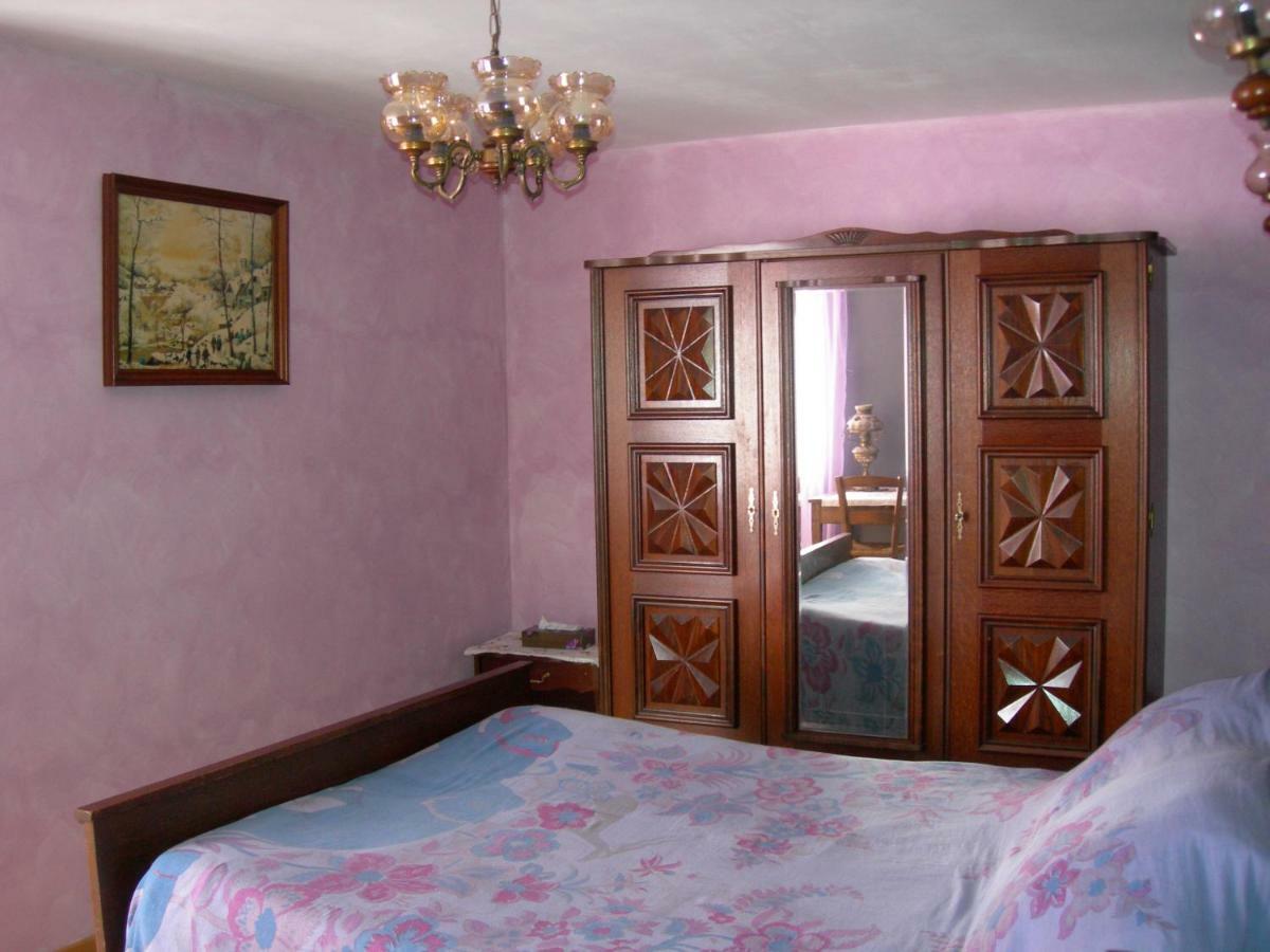 Sous La Glycine Bed & Breakfast Miélan Екстериор снимка