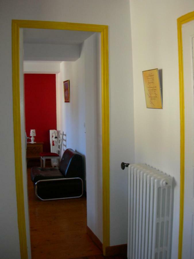 Sous La Glycine Bed & Breakfast Miélan Екстериор снимка