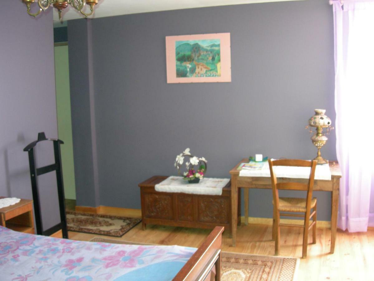 Sous La Glycine Bed & Breakfast Miélan Екстериор снимка
