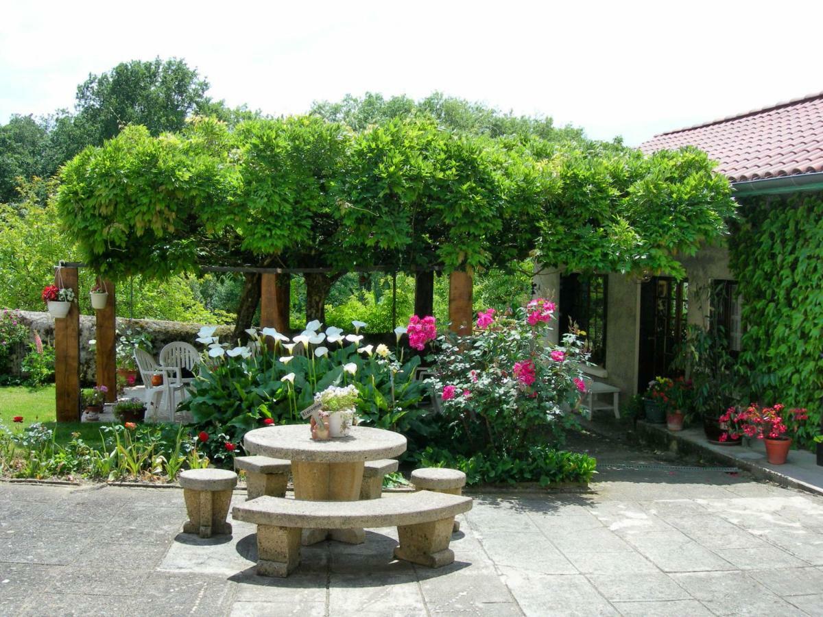 Sous La Glycine Bed & Breakfast Miélan Екстериор снимка