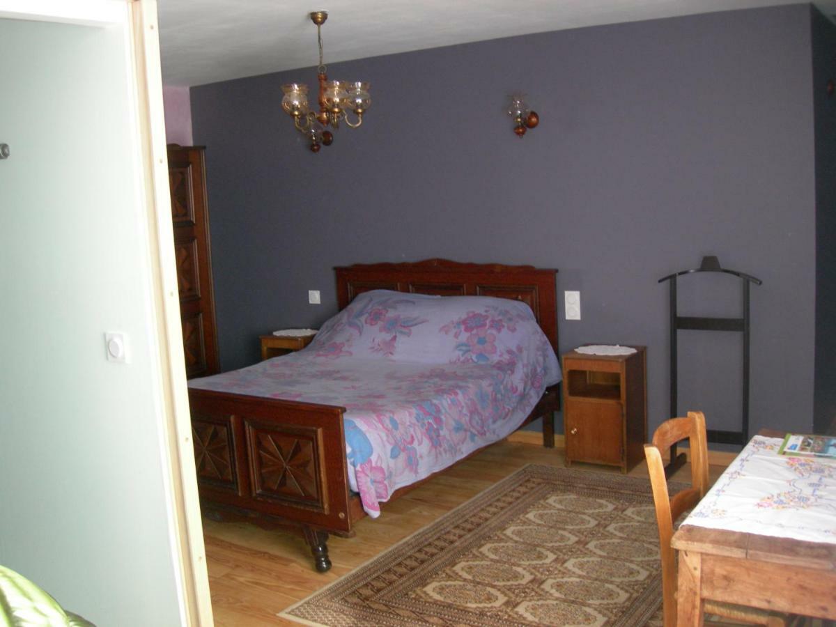 Sous La Glycine Bed & Breakfast Miélan Екстериор снимка