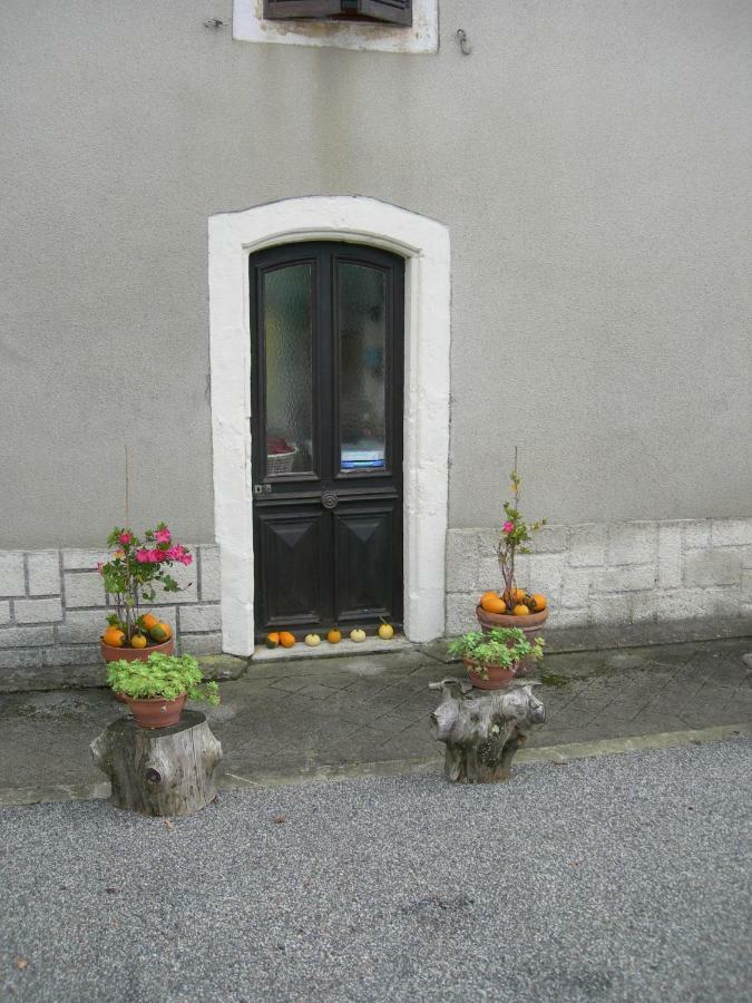 Sous La Glycine Bed & Breakfast Miélan Екстериор снимка