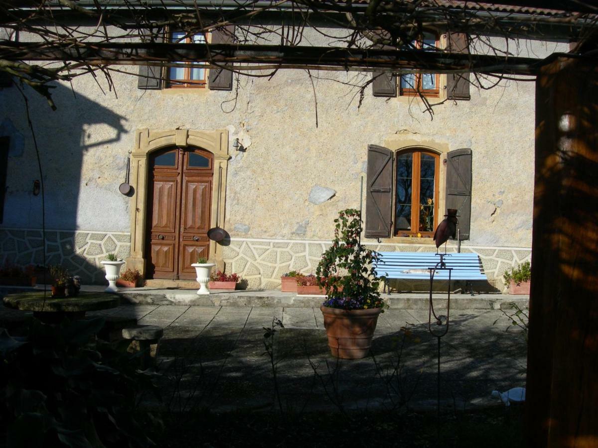Sous La Glycine Bed & Breakfast Miélan Екстериор снимка